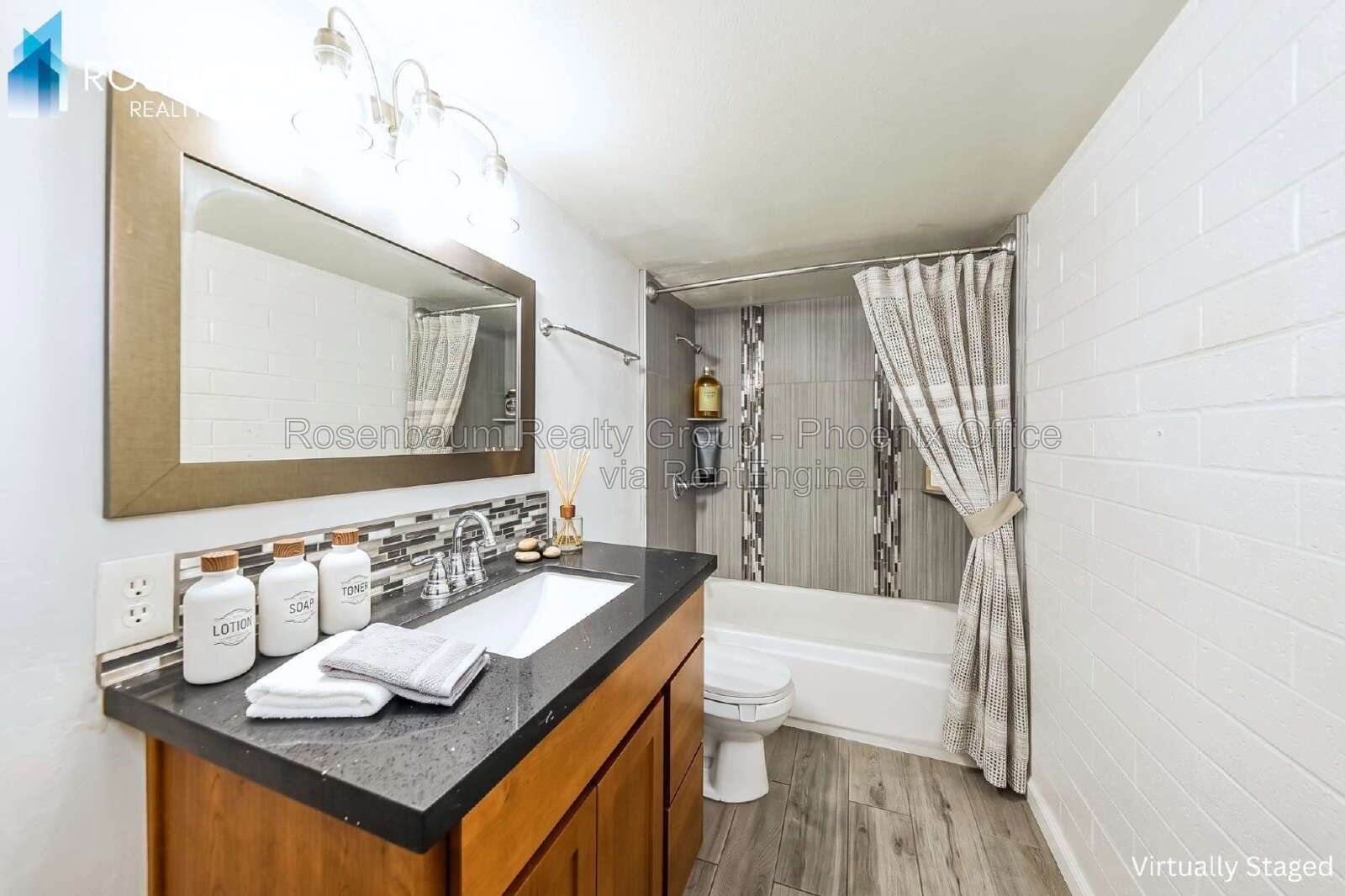 Charming Studios & 1-Bedroom Apartments in a Phoenix Community – Prime Location & Utilities Included! property image