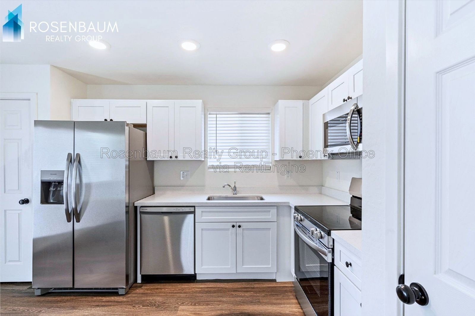 Beautifully charming 4-beds, 2-baths upstairs duplex home in Phoenix! property image