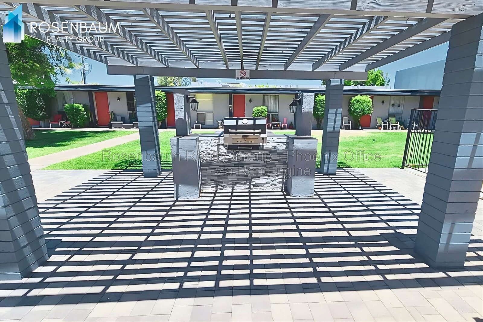 Charming Studios & 1-Bedroom Apartments in a Phoenix Community – Prime Location & Utilities Included! property image