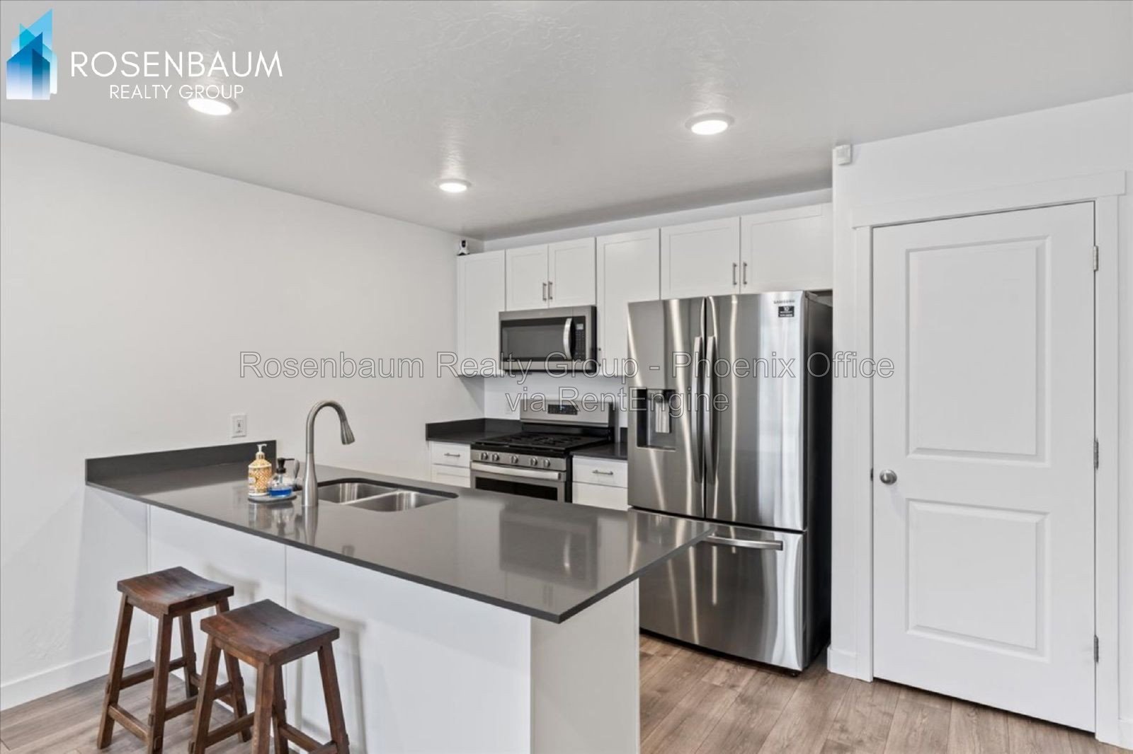 Charming 3-bedrooms, 2-baths townhouse in Saratoga Springs! property image