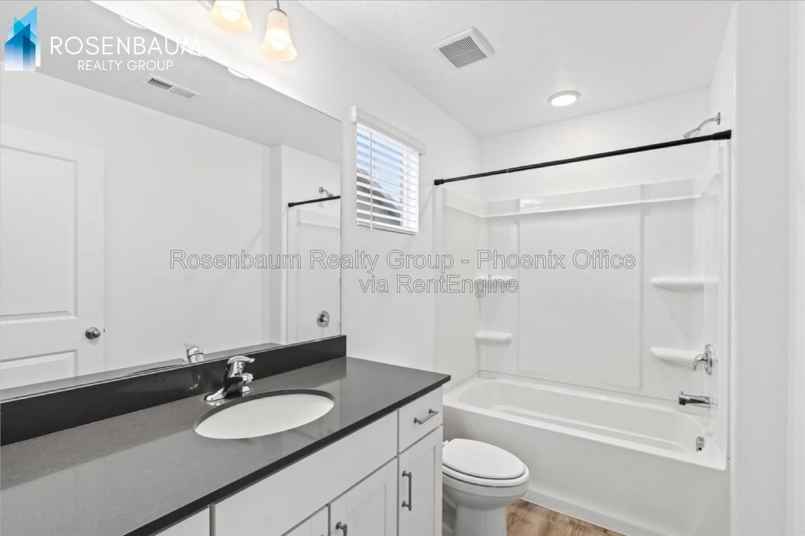 Charming 3-bedrooms, 2-baths townhouse in Saratoga Springs! property image