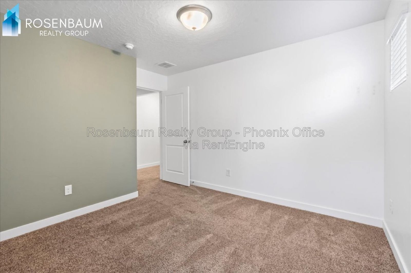 Charming 3-bedrooms, 2-baths townhouse in Saratoga Springs! property image