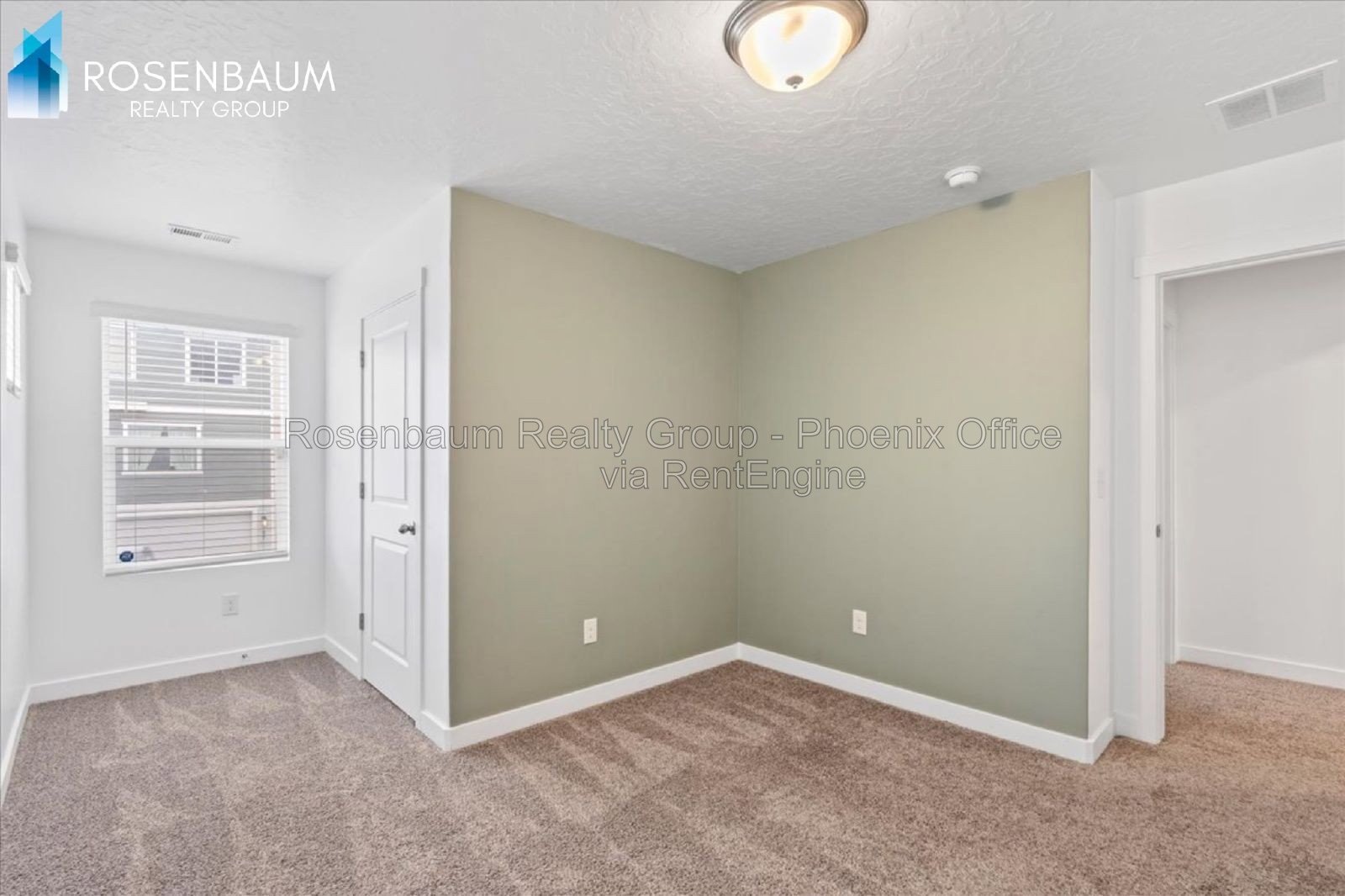 Charming 3-bedrooms, 2-baths townhouse in Saratoga Springs! property image