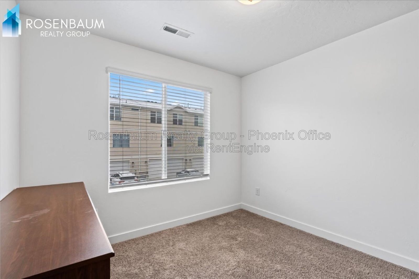 Charming 3-bedrooms, 2-baths townhouse in Saratoga Springs! property image