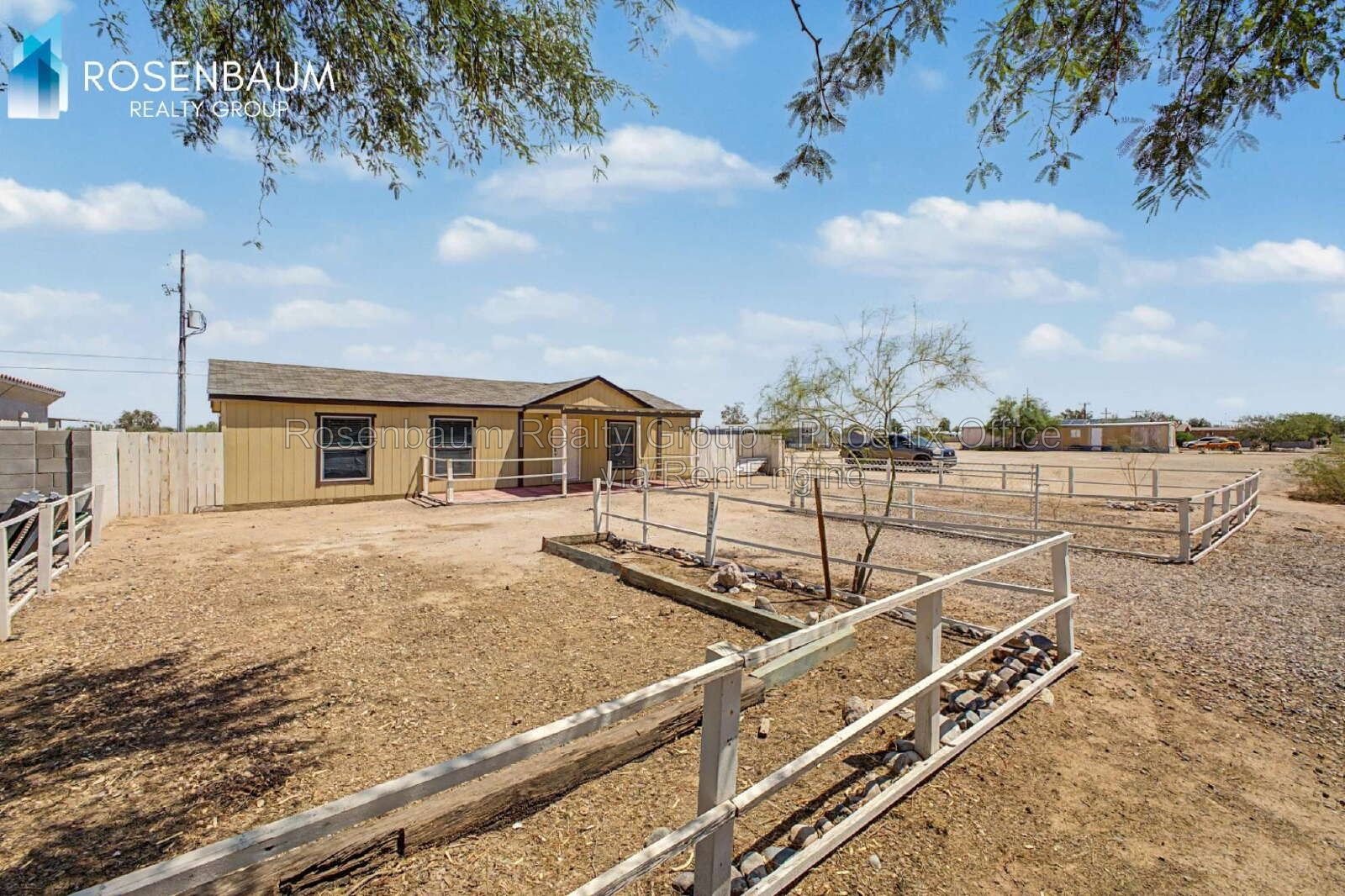 Beautiful 3 bedroom, 2 bathrooms home with plenty space to grow! property image