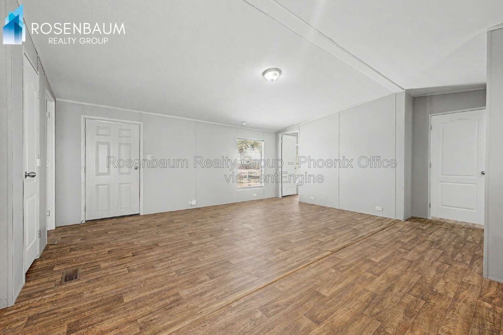 Beautiful 3 bedroom, 2 bathrooms home with plenty space to grow! property image