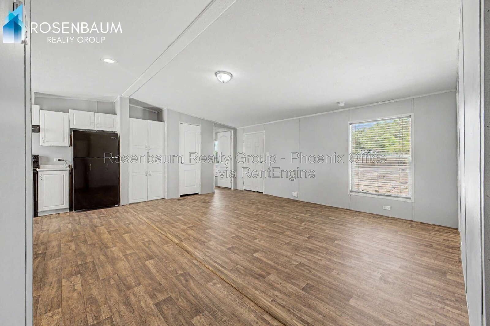Beautiful 3 bedroom, 2 bathrooms home with plenty space to grow! property image