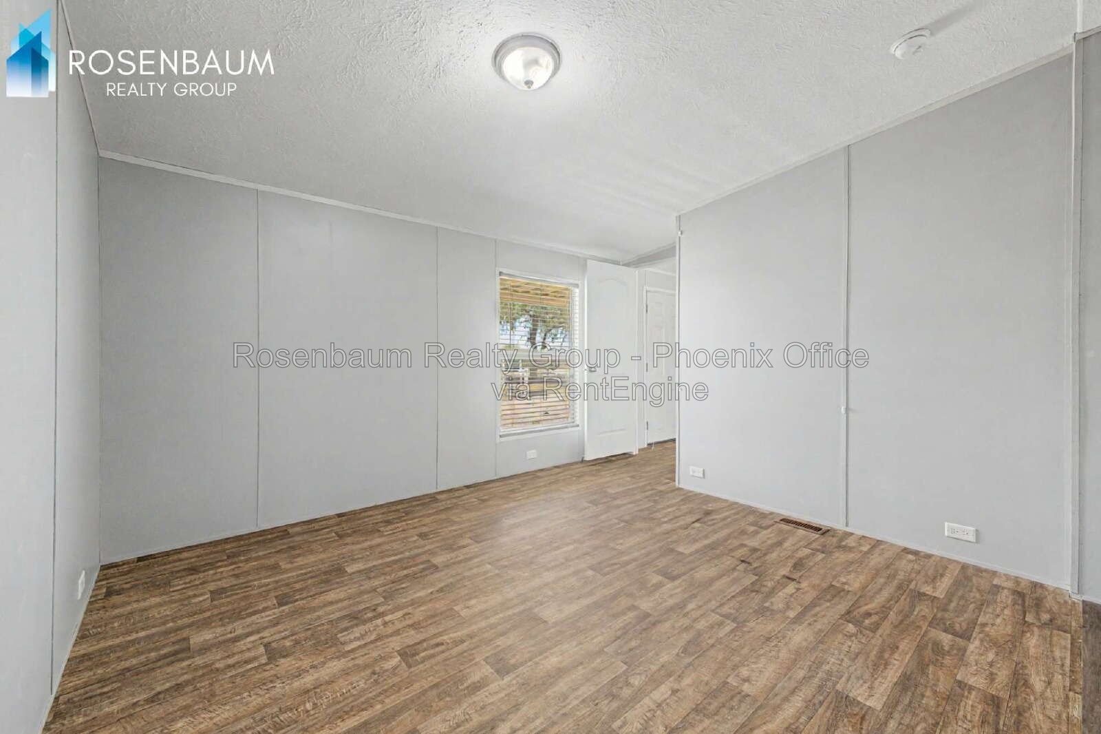 Beautiful 3 bedroom, 2 bathrooms home with plenty space to grow! property image