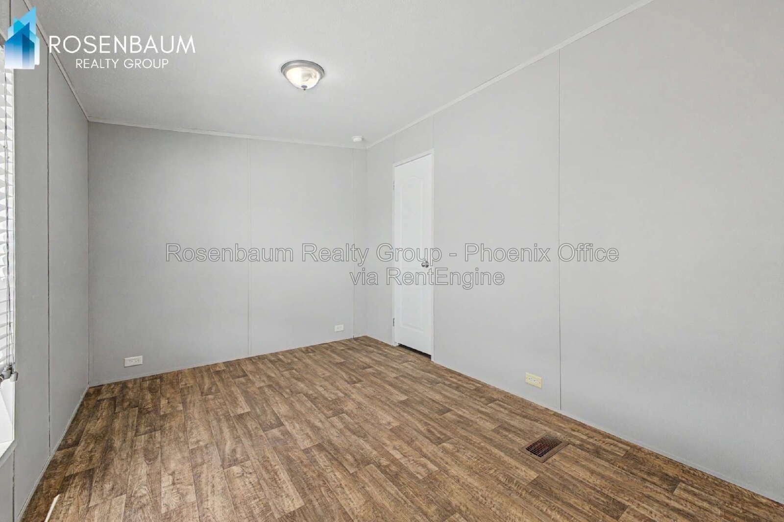 Beautiful 3 bedroom, 2 bathrooms home with plenty space to grow! property image