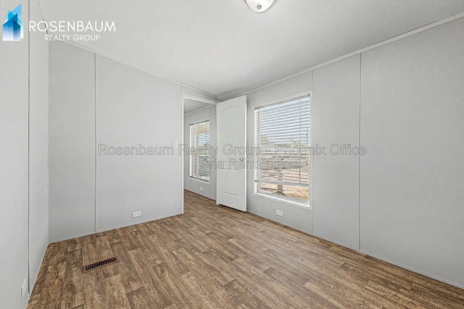 Beautiful 3 bedroom, 2 bathrooms home with plenty space to grow! property image