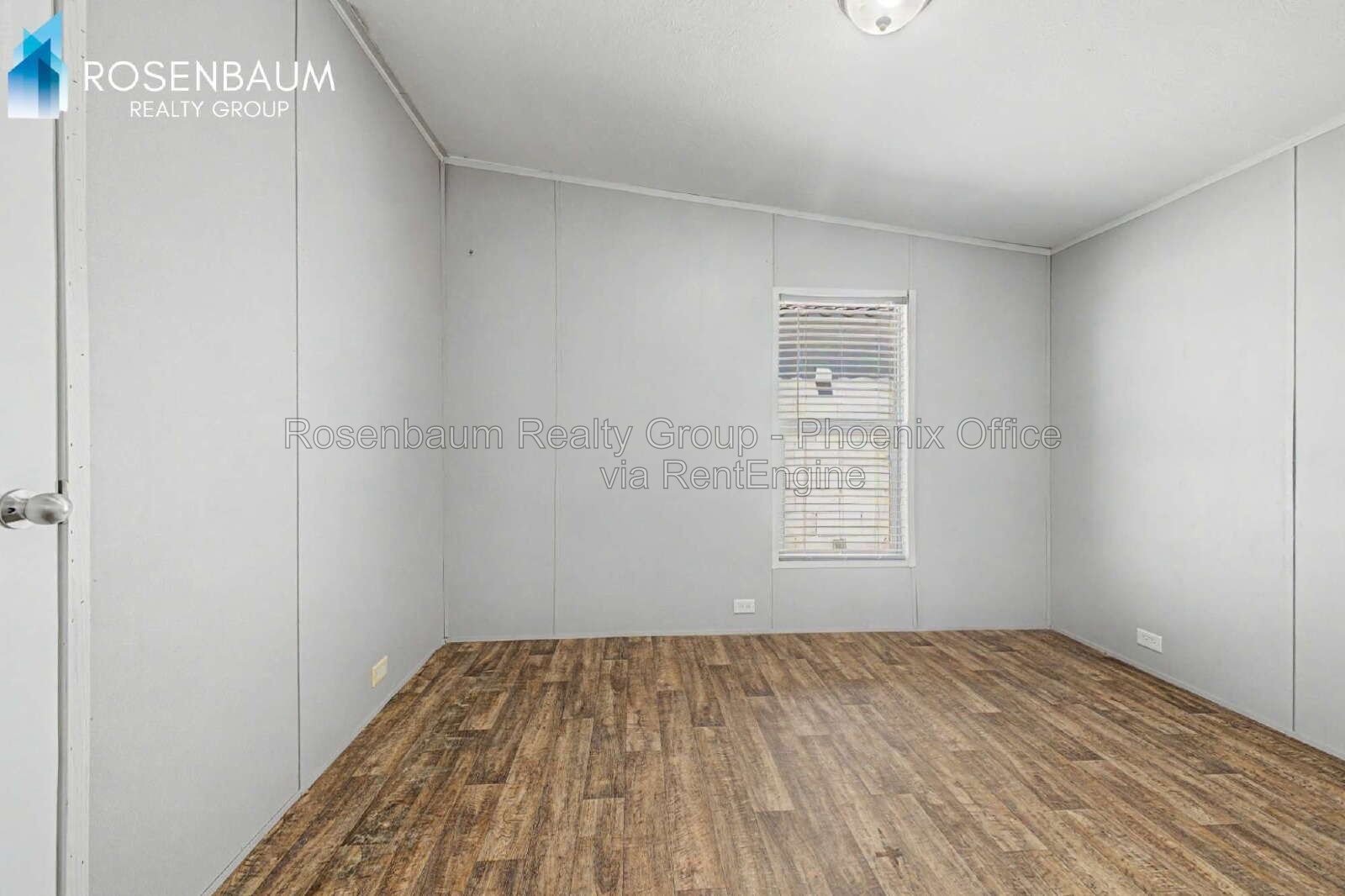 Beautiful 3 bedroom, 2 bathrooms home with plenty space to grow! property image