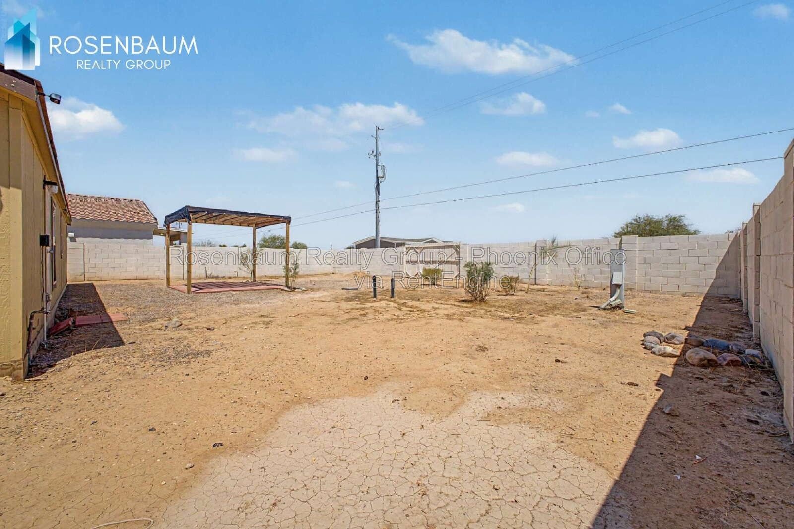 Beautiful 3 bedroom, 2 bathrooms home with plenty space to grow! property image