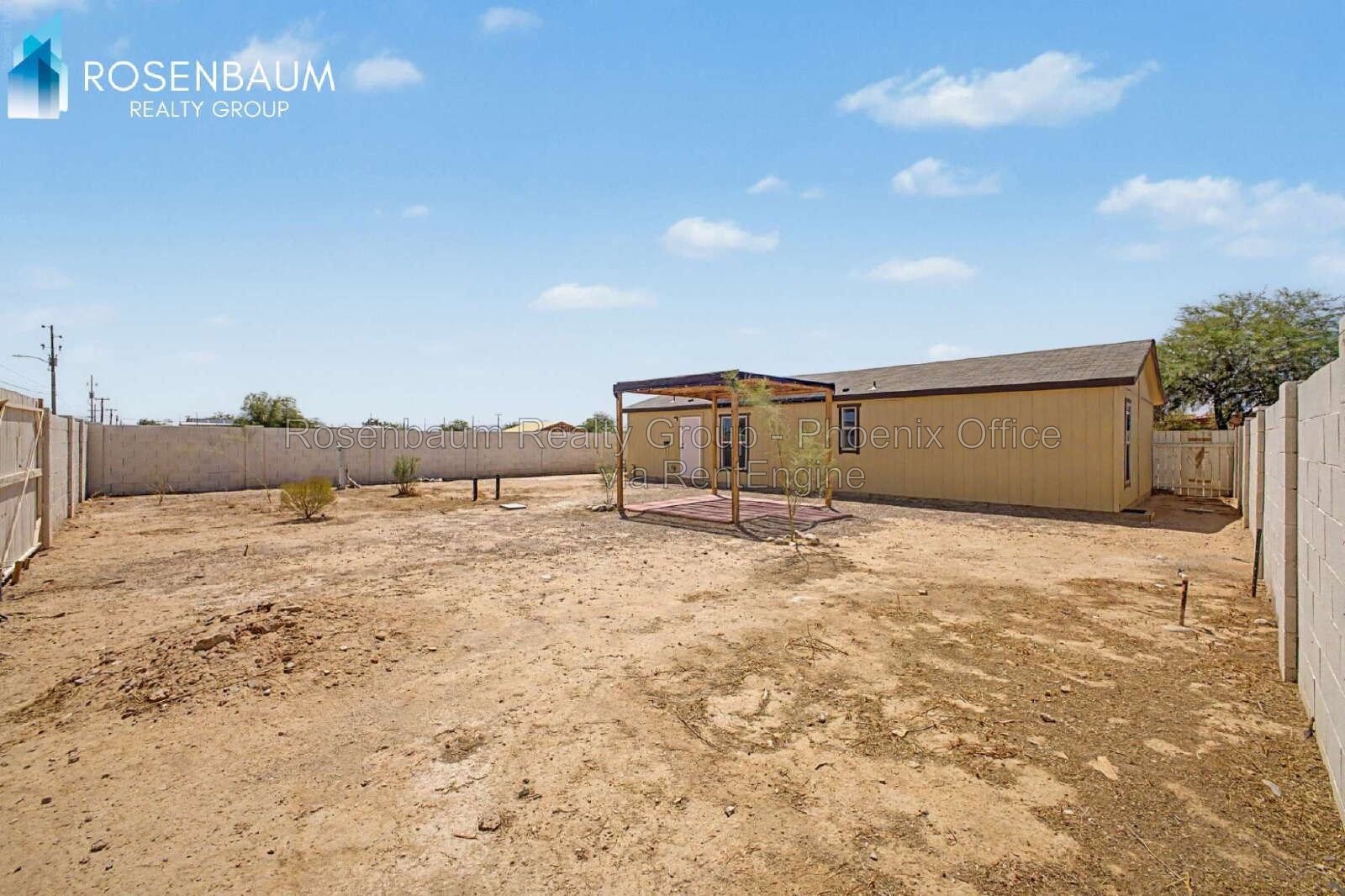 Beautiful 3 bedroom, 2 bathrooms home with plenty space to grow! property image