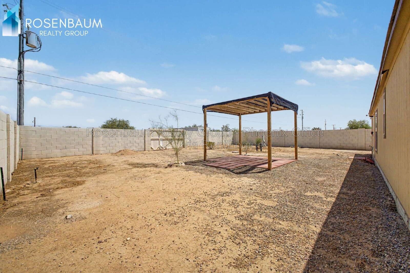 Beautiful 3 bedroom, 2 bathrooms home with plenty space to grow! property image