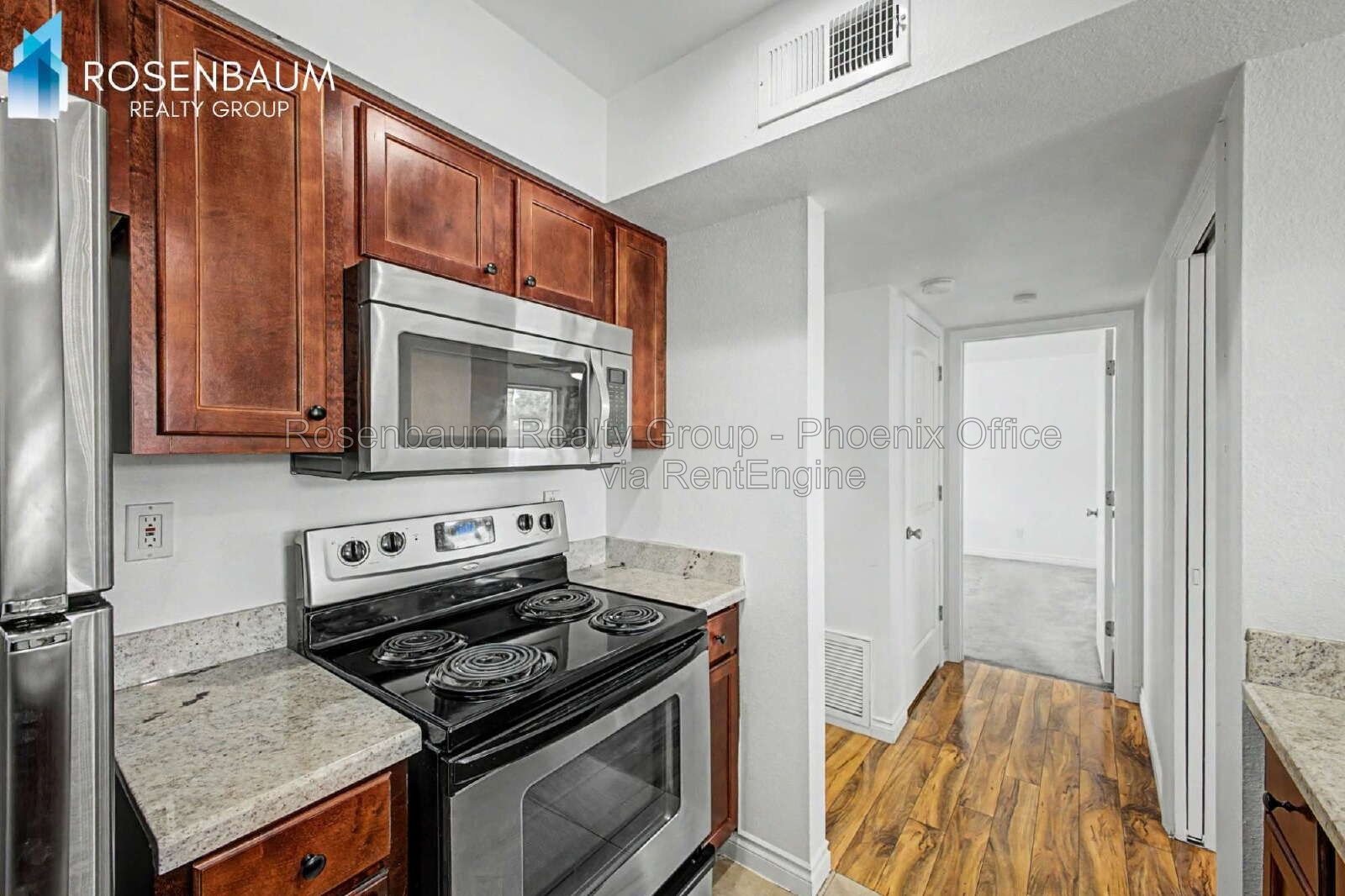 Charming 1 Bed / 1 Bath ground level condo unit in Uptown Phoenix! property image