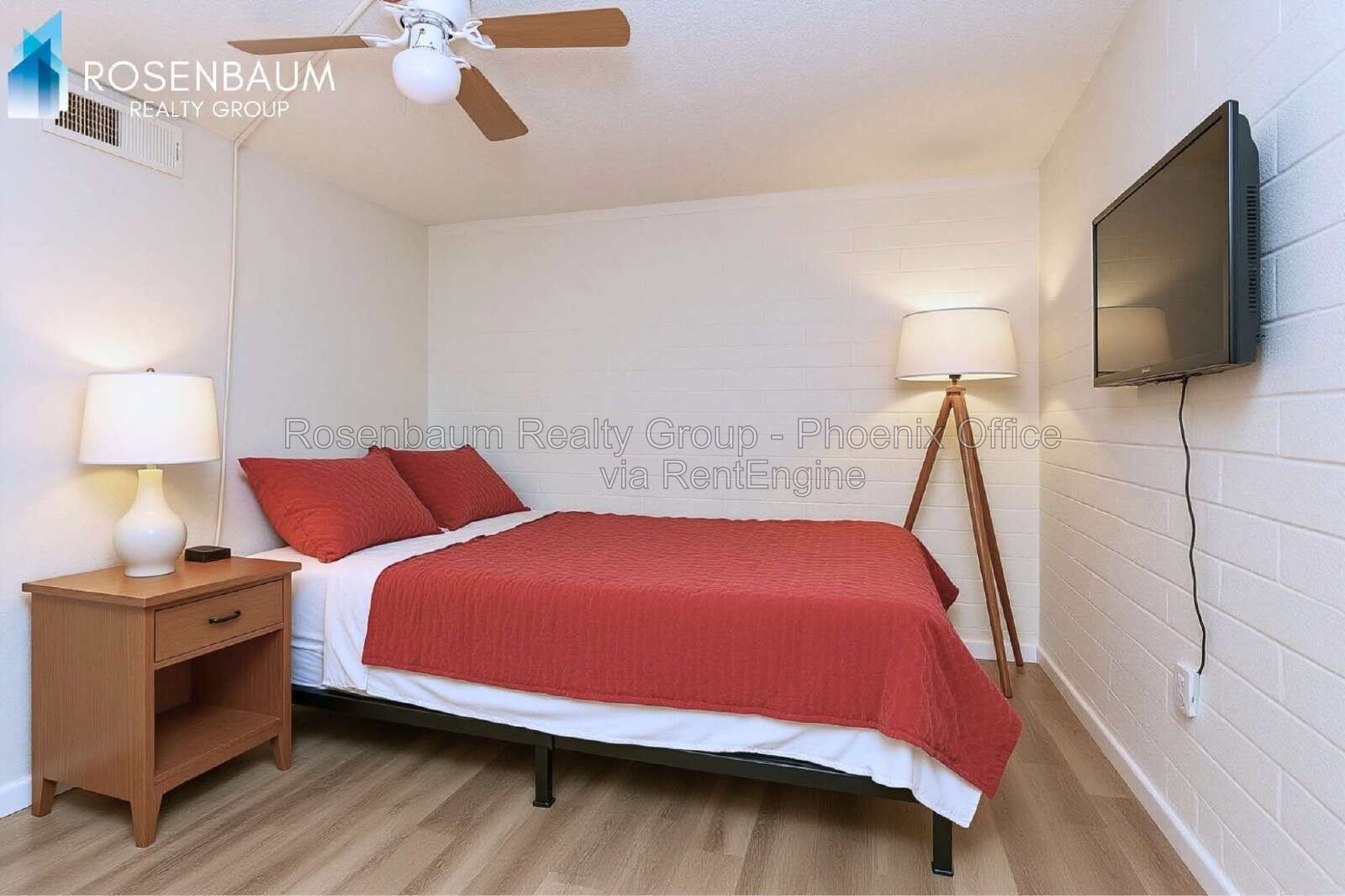 Charming Studios & 1-Bedroom Apartments in a Phoenix Community – Prime Location & Utilities Included! property image