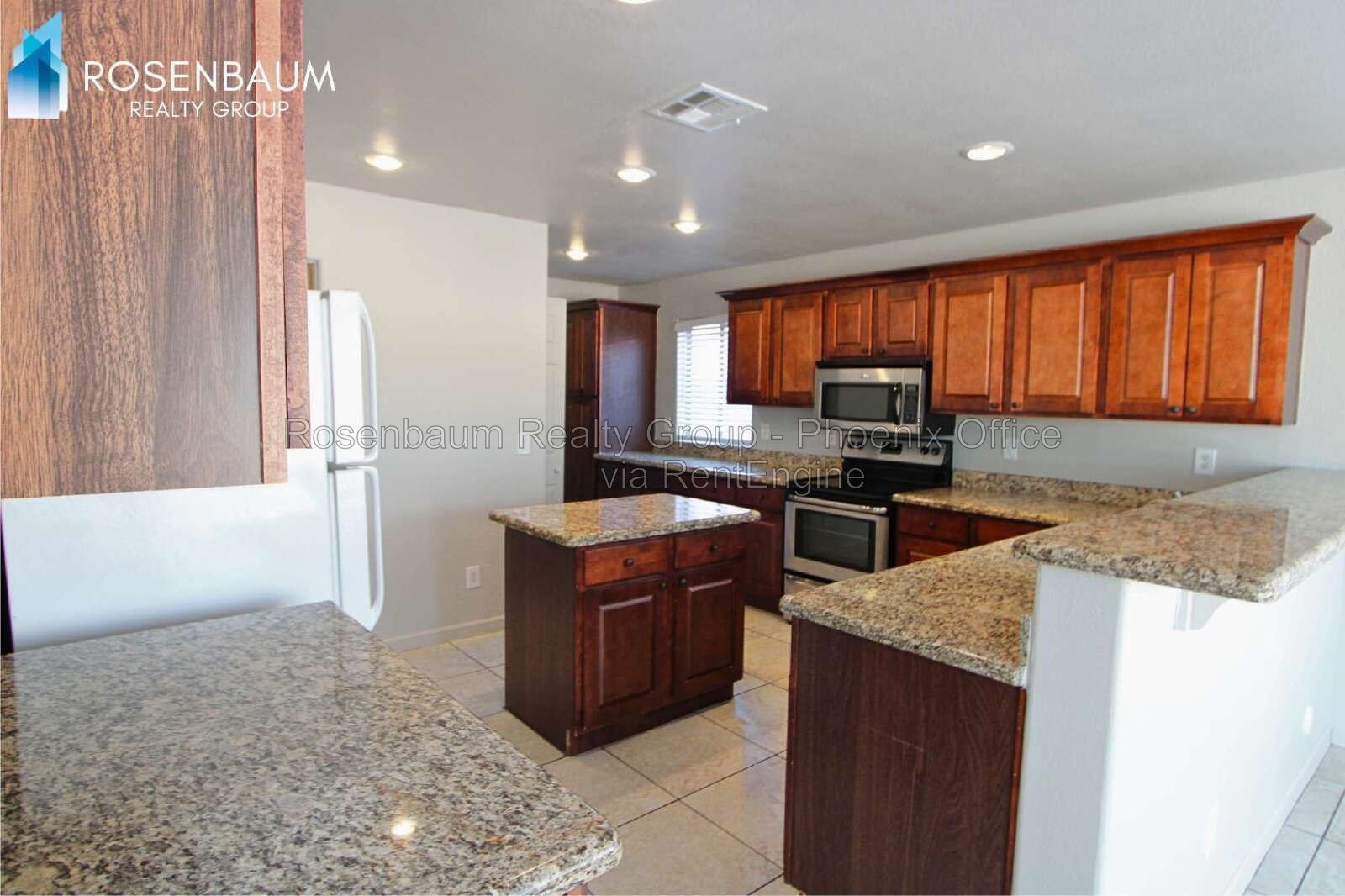 Beautiful 3-beds, 2.5-baths home nestled in Surprise! property image