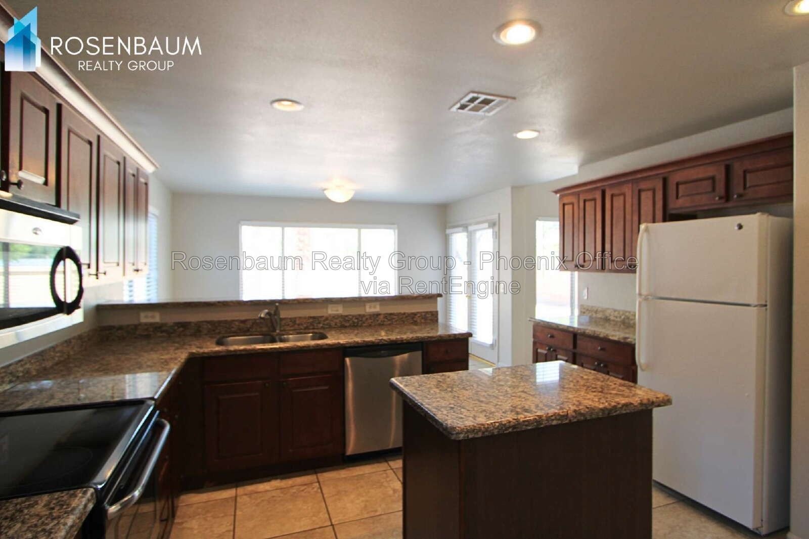 Beautiful 3-beds, 2.5-baths home nestled in Surprise! property image
