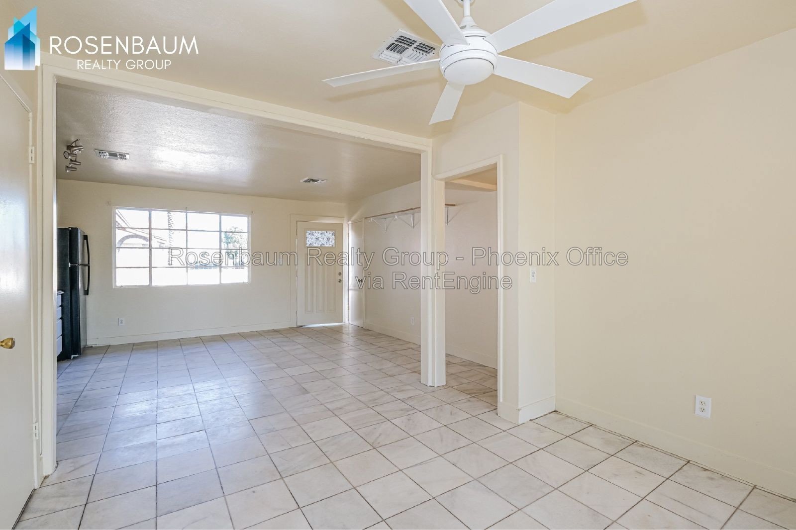Charming and inviting single-level 2-bedrooms, 1-bath triplex apartment in Phoenix! property image