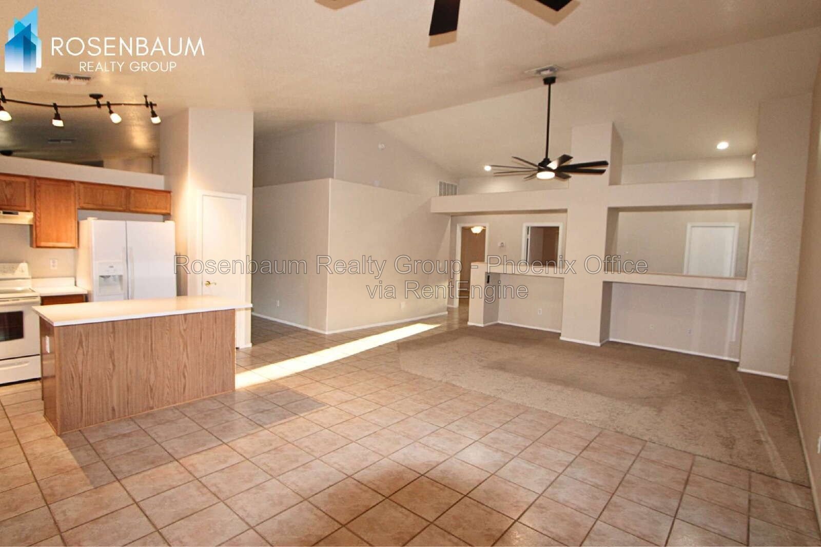 Gorgeous 4-bedrooms, 2-baths home with den in Peoria! property image