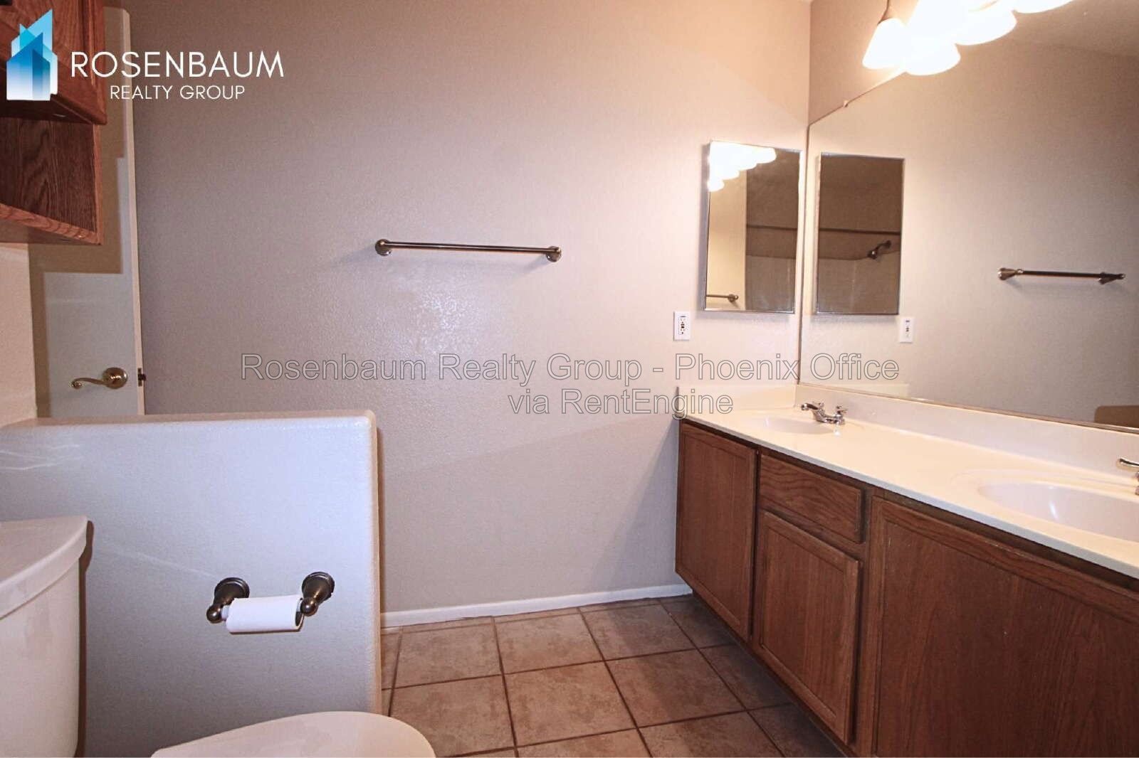 Gorgeous 4-bedrooms, 2-baths home with den in Peoria! property image