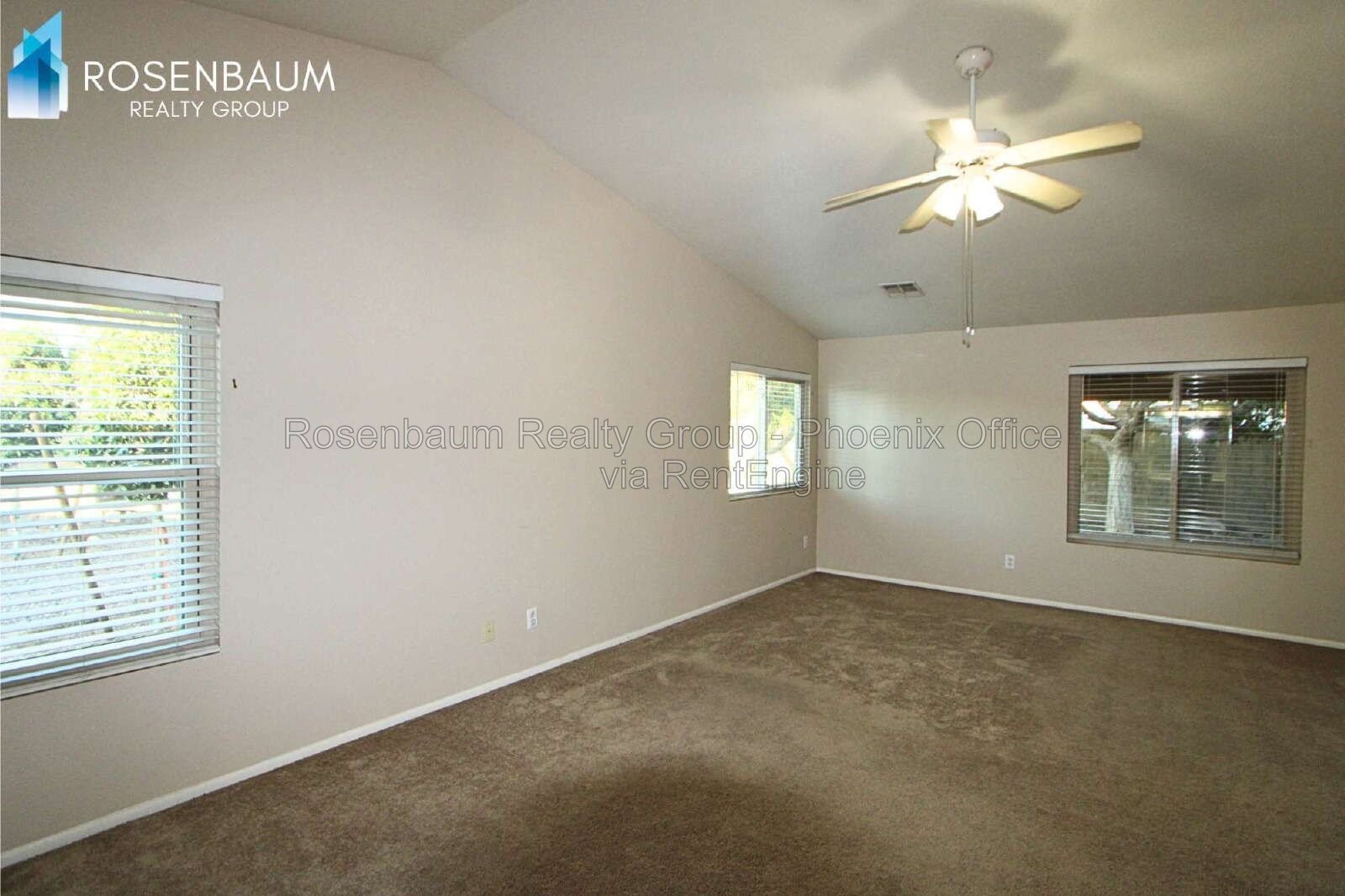 Gorgeous 4-bedrooms, 2-baths home with den in Peoria! property image