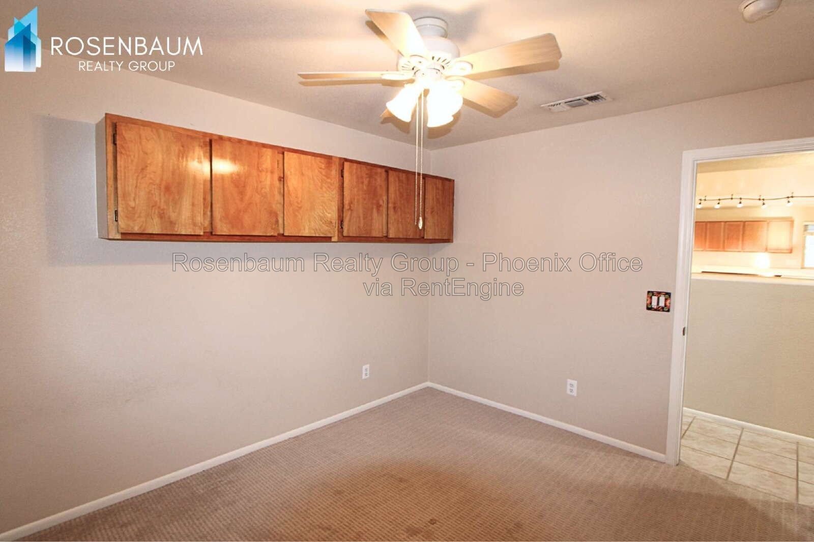 Gorgeous 4-bedrooms, 2-baths home with den in Peoria! property image