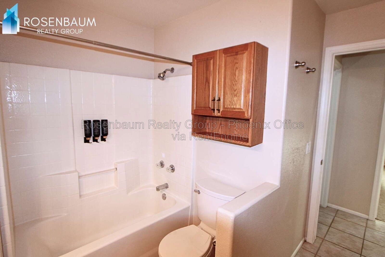 Gorgeous 4-bedrooms, 2-baths home with den in Peoria! property image