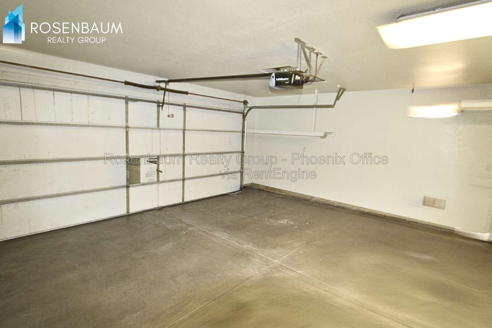 Gorgeous 4-bedrooms, 2-baths home with den in Peoria! property image