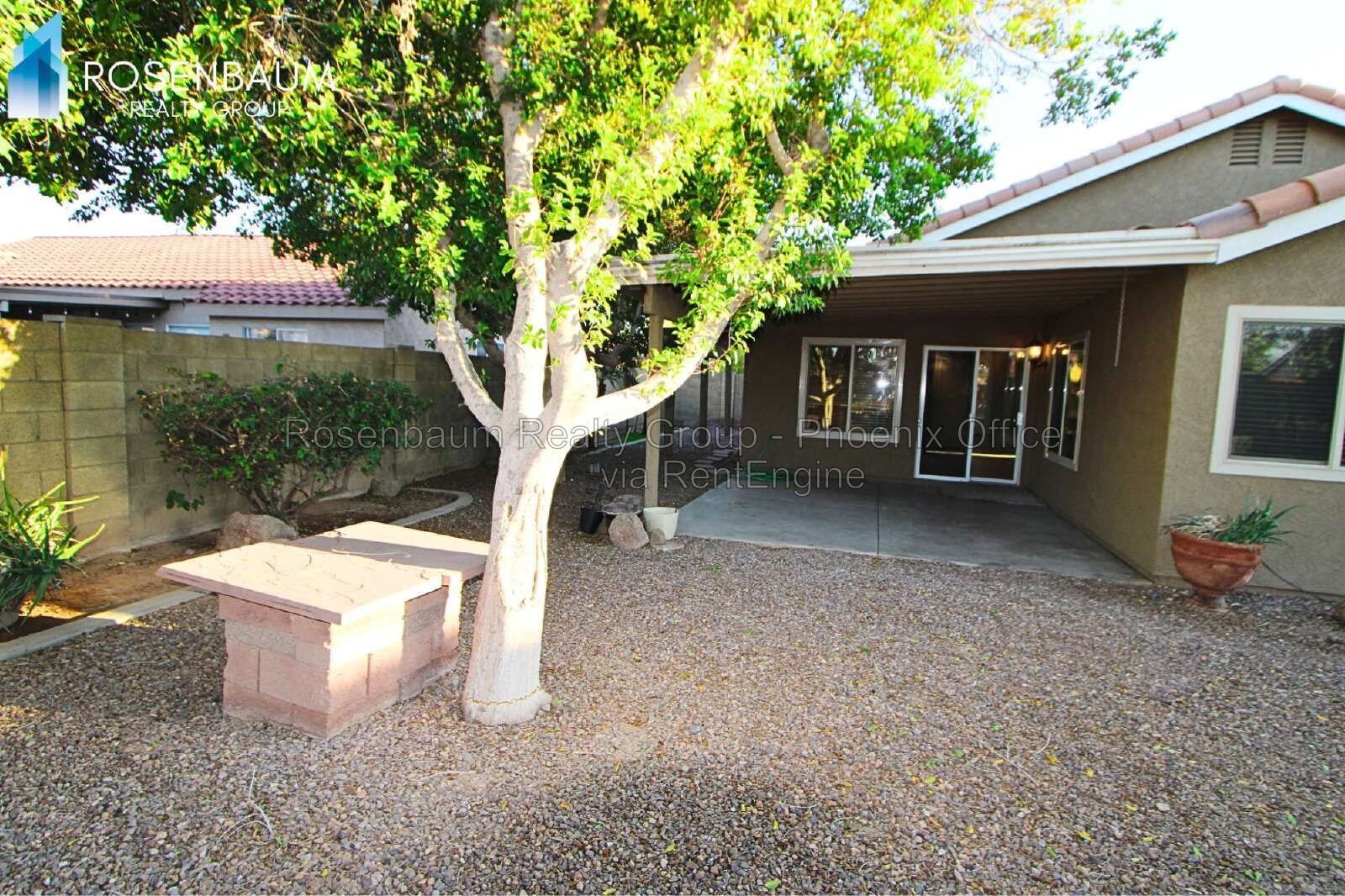 Gorgeous 4-bedrooms, 2-baths home with den in Peoria! property image