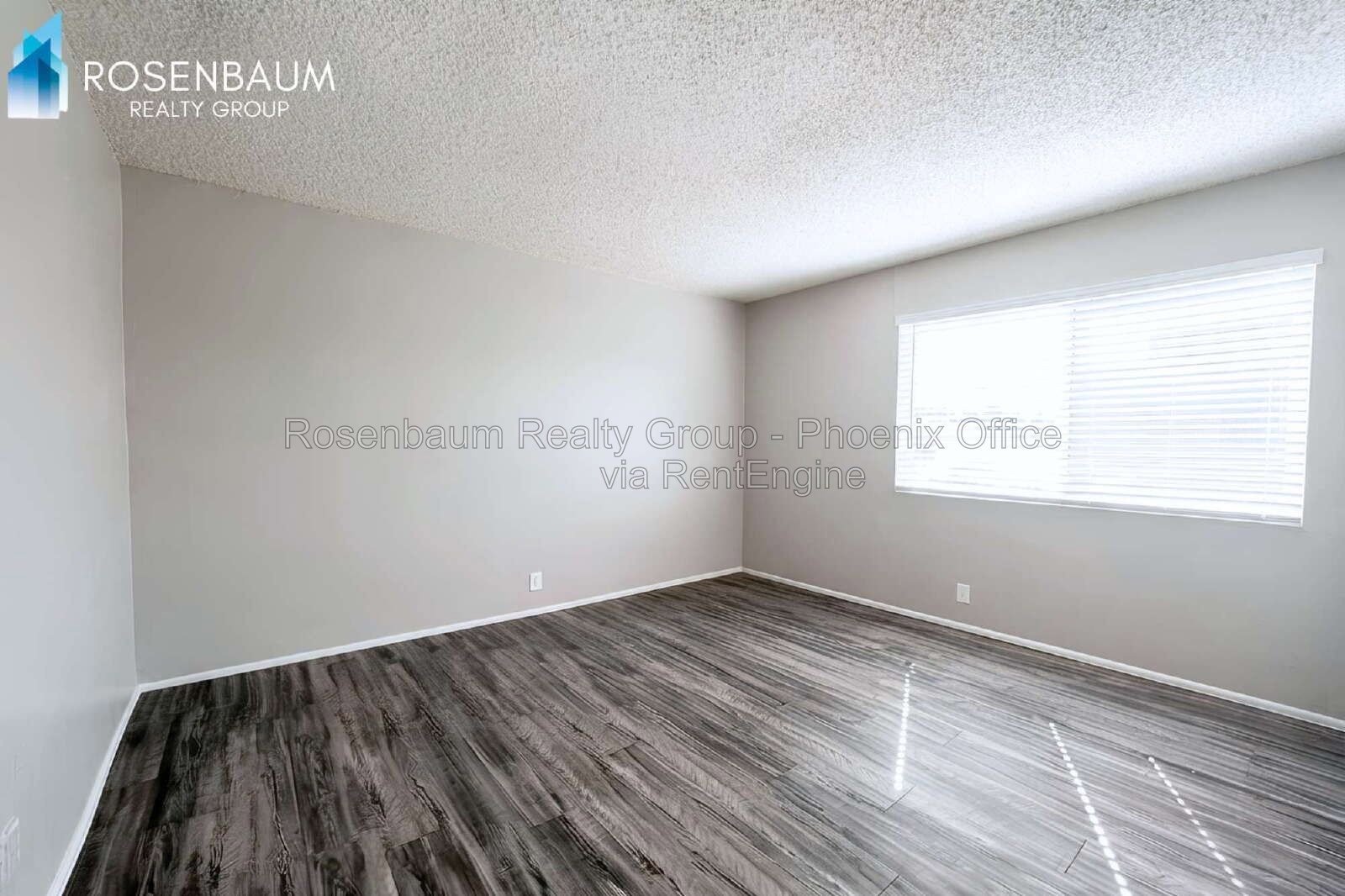 Charming 2-beds, 1-bath upstairs 4-plex apt in the heart of Chandler! property image