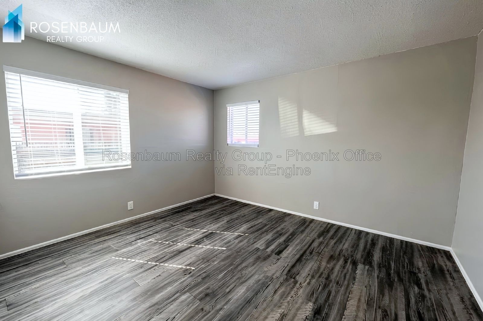 Charming 2-beds, 1-bath upstairs 4-plex apt in the heart of Chandler! property image