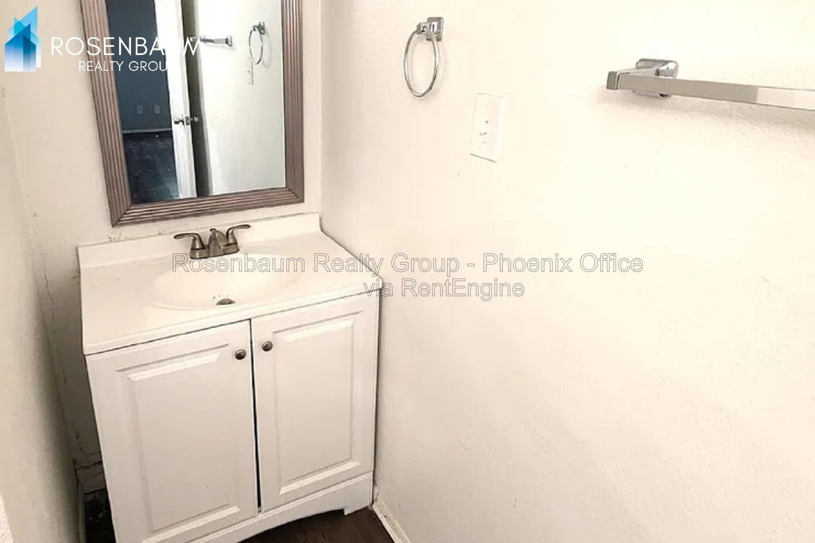 Modern & Charming North Phoenix Home with Private Yard property image