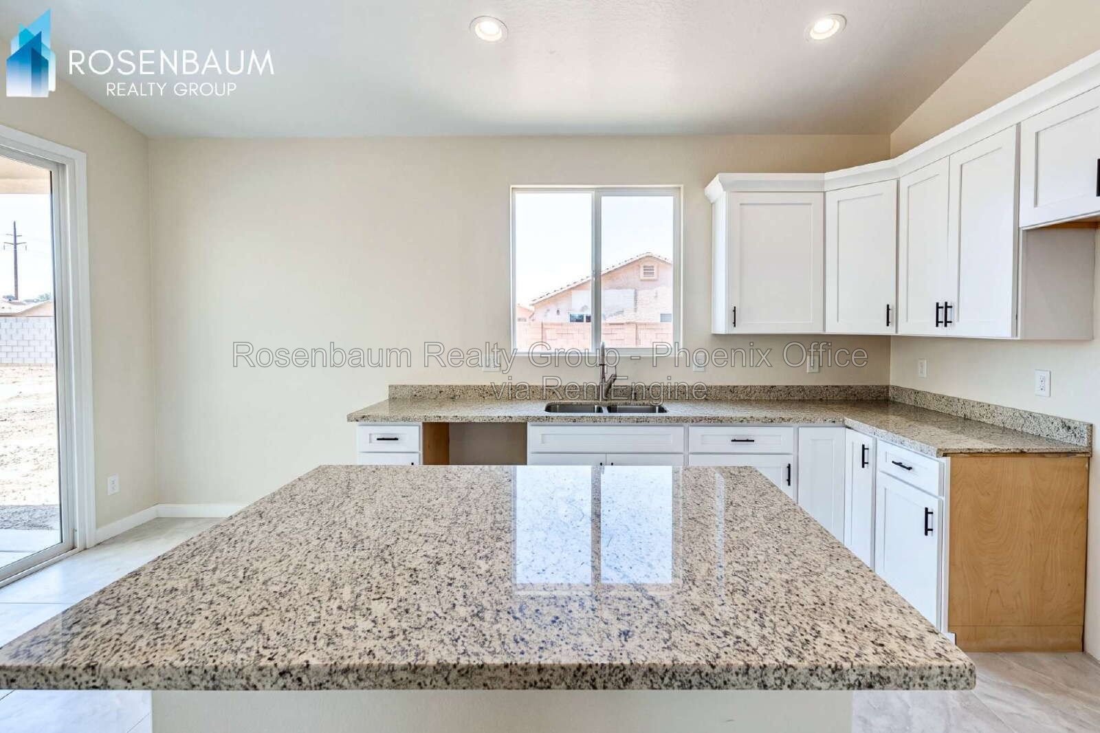 Beautifully charming 3-beds, 2-baths single-level home in Arizona City! property image