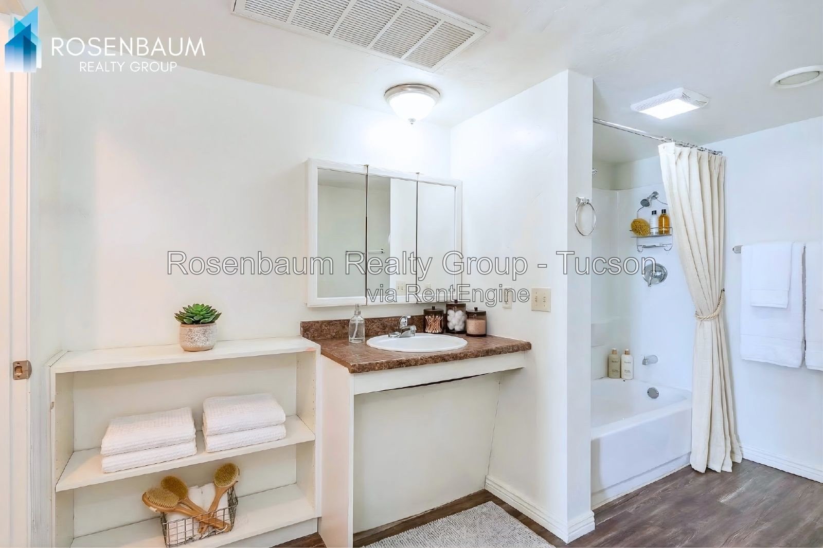 Charming 1-bed, 1-bath upstairs apartment in the heart of Tucson! property image