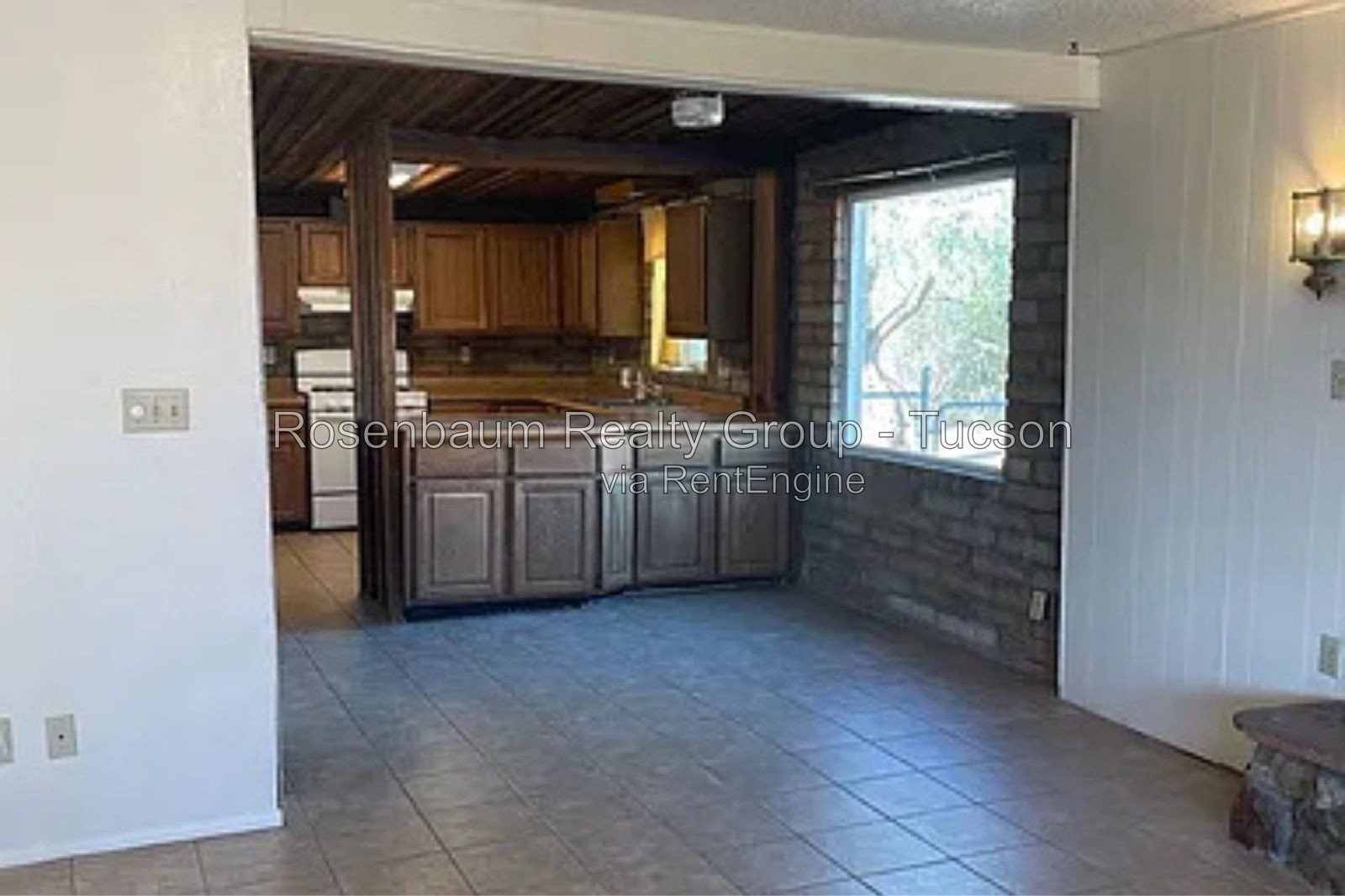 Charming Southwestern Single-Level Living in Central Tucson property image