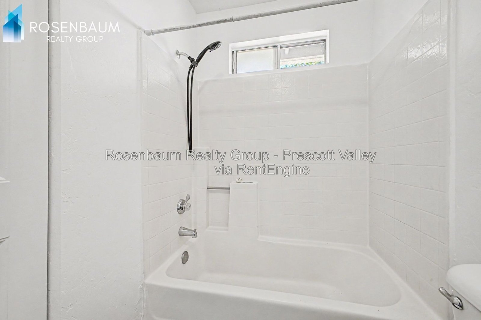 Charming 2-bedrooms, 1-bath upstairs apartment in the heart of Prescott Valley! property image