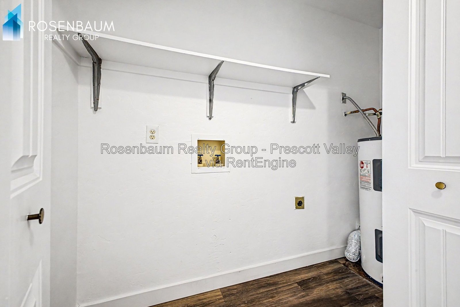 Charming 2-bedrooms, 1-bath upstairs apartment in the heart of Prescott Valley! property image