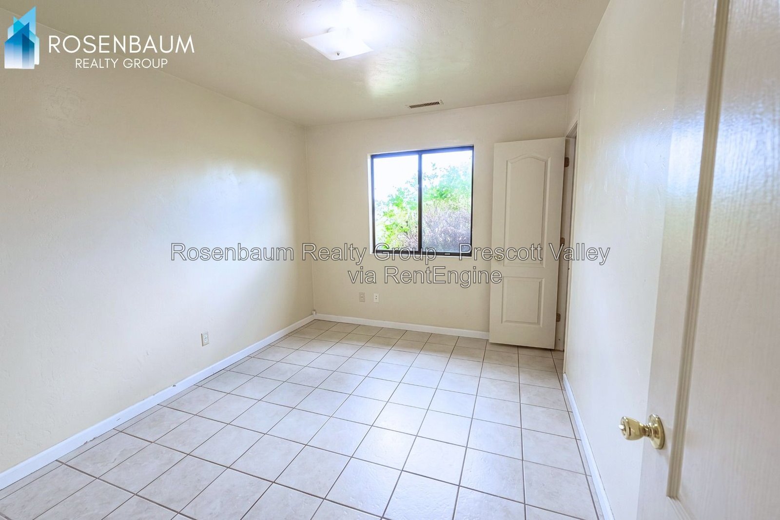 Charming 3-beds, 2-baths single-level home in Prescott Valley! property image